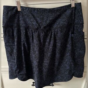 We Wander skort, size XL
